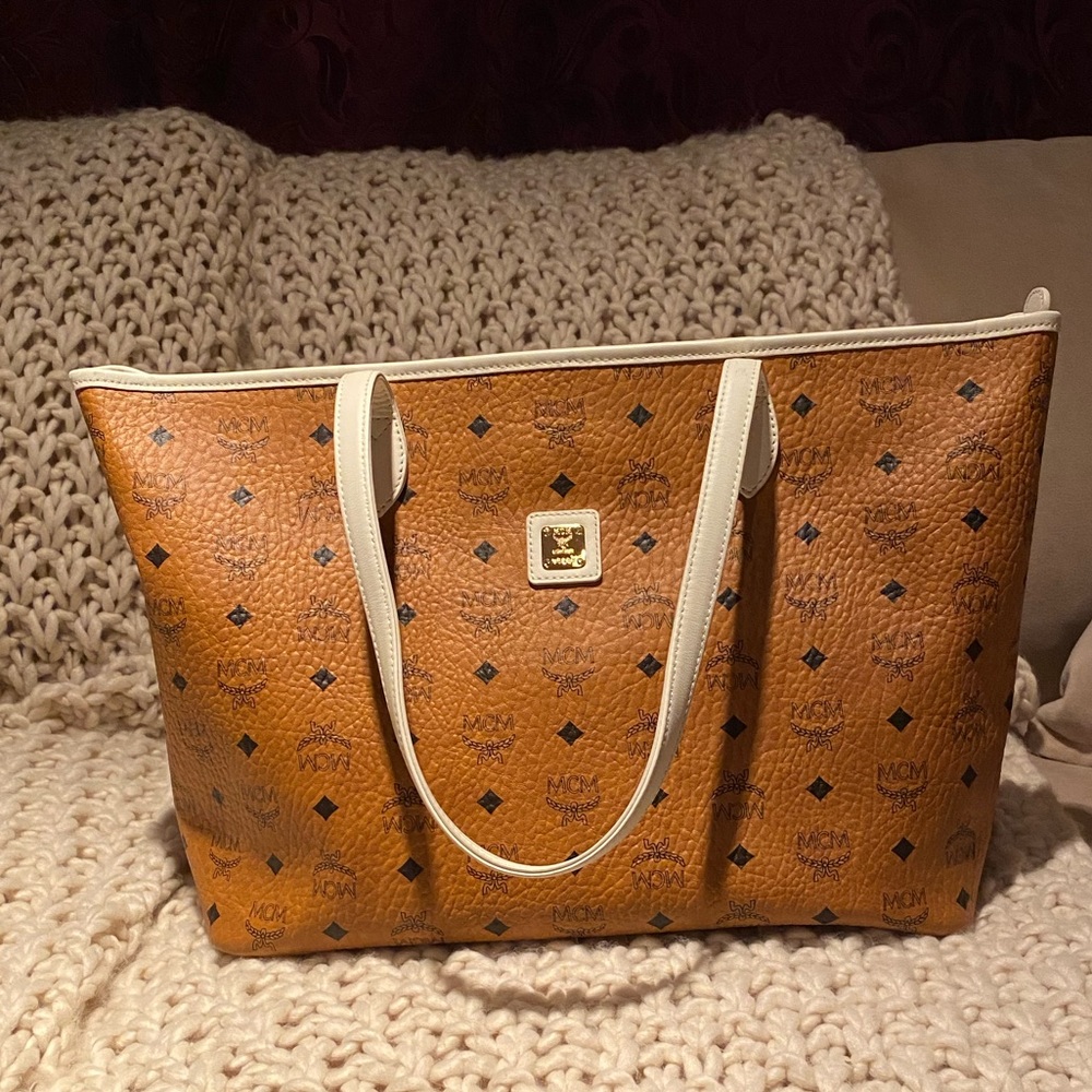 MCM TOTE